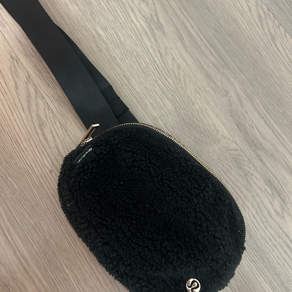 Lululemon Black Sherpa fannypack Crossbody Bag